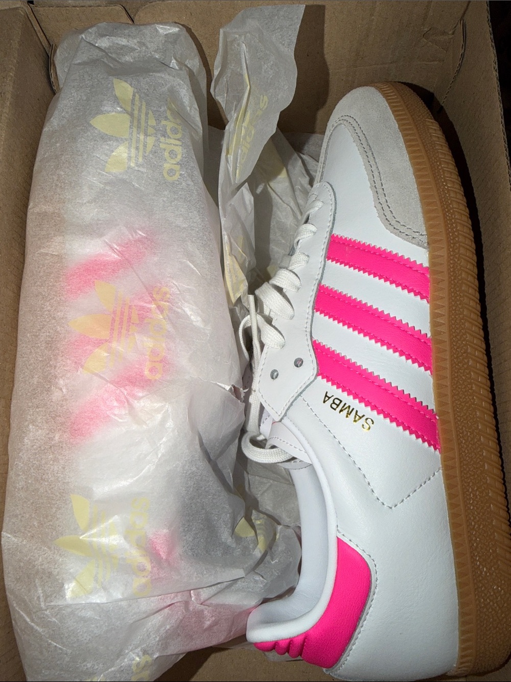 adidas Samba White & Hot Pink Leather Sneaker youth size 6.5 fits a women7/7.5